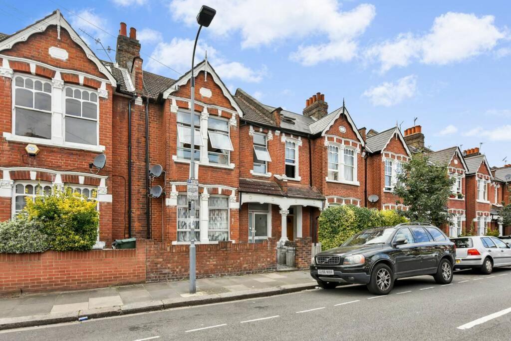 Groves 4 Bedroom, Shepherds Bush London Eksteriør billede