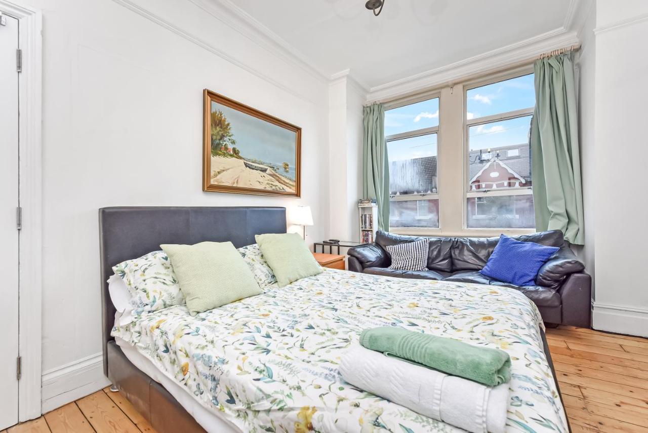 Groves 4 Bedroom, Shepherds Bush London Eksteriør billede
