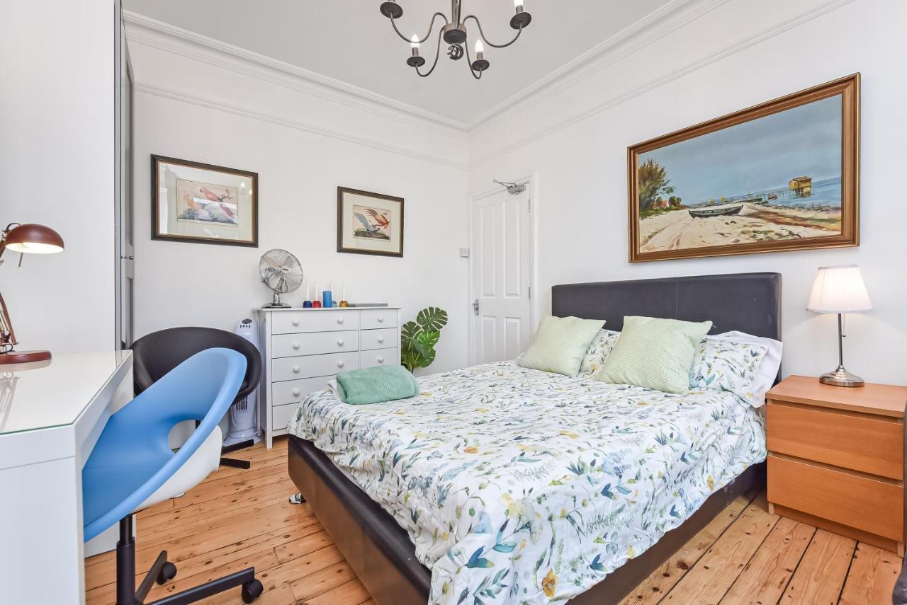 Groves 4 Bedroom, Shepherds Bush London Eksteriør billede